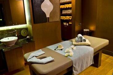 هتل Ramada Plaza By Wyndham Istanbul Tekstilkent