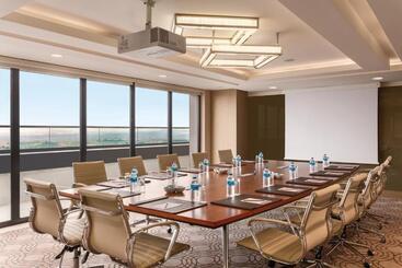 هتل Ramada Plaza By Wyndham Istanbul Tekstilkent