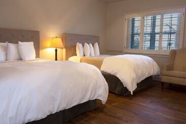 هتل Wine Country Inn