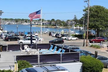 Motel Ocean Street Inn On Hyannis Harbor