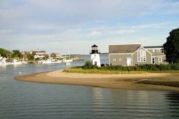 Motel Ocean Street Inn On Hyannis Harbor