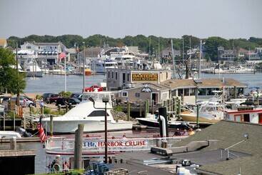 Motel Ocean Street Inn On Hyannis Harbor