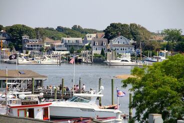 Motel Ocean Street Inn On Hyannis Harbor