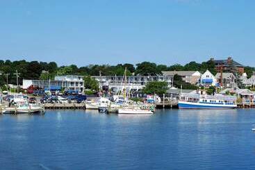 مُتل Ocean Street Inn On Hyannis Harbor