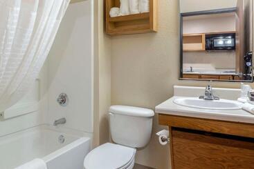 Woodspring Suites Raleigh Garner