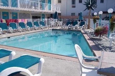 Aztec Motel