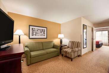 Country Inn & Suites By Radisson, Minot, Nd