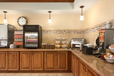 Country Inn & Suites By Radisson, Minot, Nd
