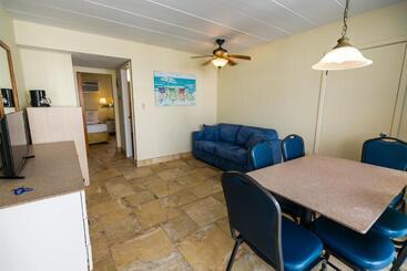 Gondolier Motel   Wildwood