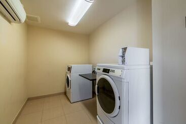Best Western Plus Miami Airport North Hotel & Suites