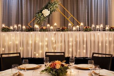 Courtyard Mankato Hotel & Event Center