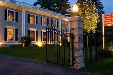 Hotel Gateways Inn & Restaurant