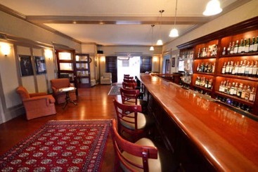 Hotel Gateways Inn & Restaurant