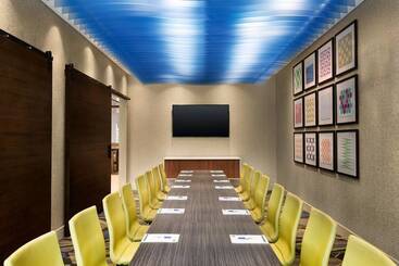 هتل Holiday Inn Express   Gulfport Beach, An Ihg