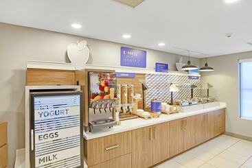 هتل Holiday Inn Express   Gulfport Beach, An Ihg