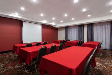 هتل La Quinta By Wyndham Harrisburg Hershey