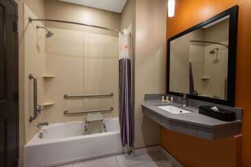 هتل La Quinta By Wyndham Harrisburg Hershey