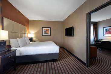 هتل La Quinta By Wyndham Harrisburg Hershey