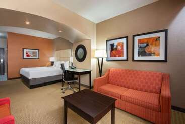 هتل La Quinta By Wyndham Harrisburg Hershey