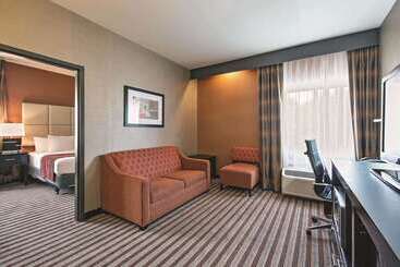 هتل La Quinta By Wyndham Harrisburg Hershey