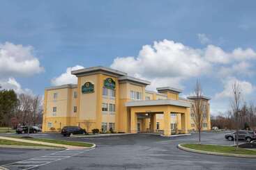 هتل La Quinta By Wyndham Harrisburg Hershey