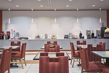 هتل La Quinta By Wyndham Harrisburg Hershey