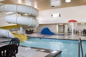 هتل Mainstay Suites Bismarck