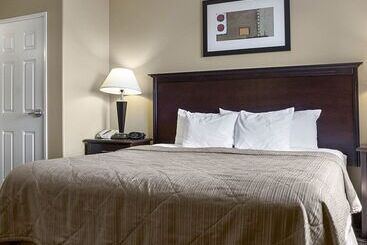 هتل Mainstay Suites Bismarck