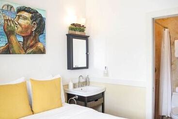 هتل Paia Inn
