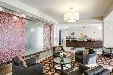هتل Quality Inn & Suites Bryan College Station