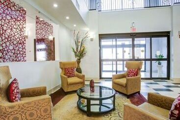 هتل Quality Inn & Suites Bryan College Station