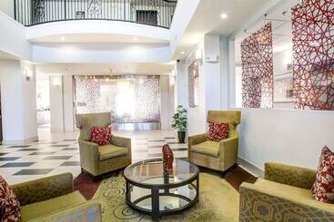 هتل Quality Inn & Suites Bryan College Station