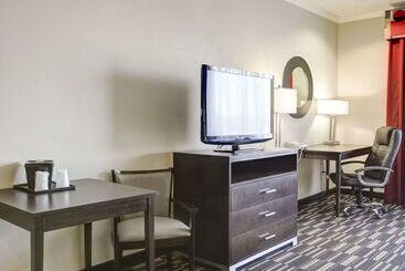 هتل Quality Inn & Suites Bryan College Station