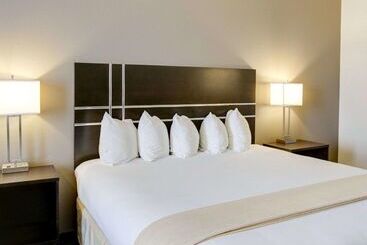 هتل Quality Inn & Suites Bryan College Station