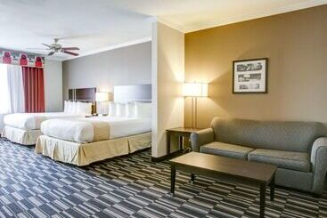 هتل Quality Inn & Suites Bryan College Station