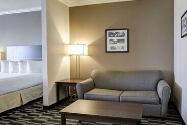 هتل Quality Inn & Suites Bryan College Station