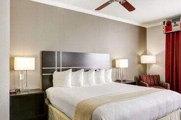 هتل Quality Inn & Suites Bryan College Station