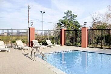هتل Quality Inn & Suites Bryan College Station
