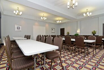 هتل Quality Inn & Suites Bryan College Station