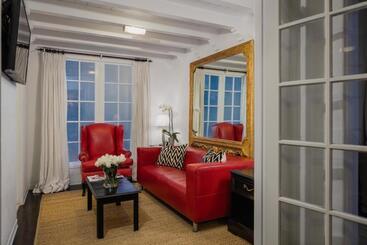 هتل The Charlie West Hollywood