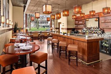 هتل The Historic Park Inn