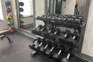 هتل La Quinta Inn & Suites By Wyndham Tulsa Midtown