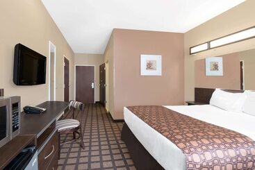 Microtel Inn & Suites