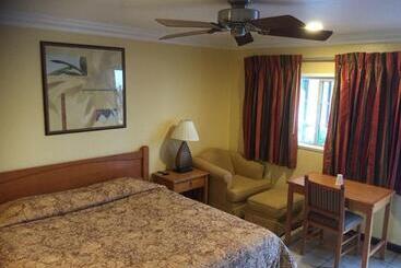 مُتل Bayshore Inn Ventura