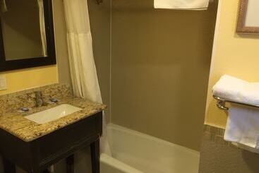 مُتل Bayshore Inn Ventura
