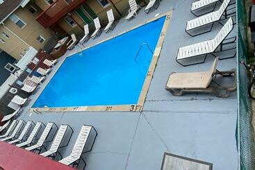 Offshore Motel
