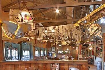 Outback Roadhouse Motel & Suites Branson