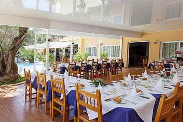 Ses Eufabietes Apartments & Restaurant