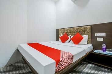 هتل Prince By Oyo Rooms