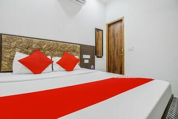 هتل Prince By Oyo Rooms